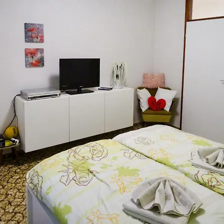 Apartament Apartment Blick Ins Gruene *